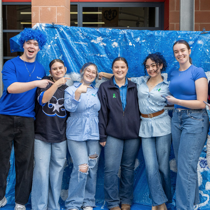 Students fundraising for Do It For Dolly at Xavier College Llandilo